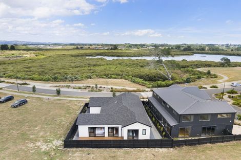 Photo of property in 51 Emerald Avenue, Rosehill, Papakura, 2113