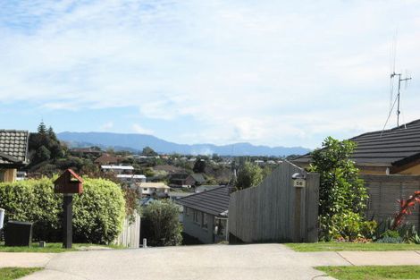 Photo of property in 60 Village Park Drive, Welcome Bay, Tauranga, 3112