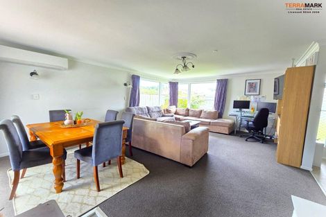 Photo of property in 21 Totara Park Road, Clouston Park, Upper Hutt, 5018