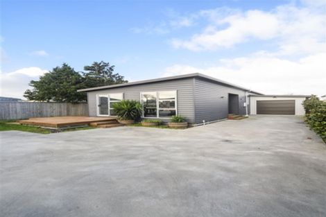 Photo of property in 56 Exeter Crescent, Takaro, Palmerston North, 4412