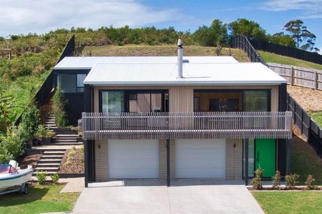 Photo of property in 32 Northcoast Place, Mangawhai Heads, Mangawhai, 0505