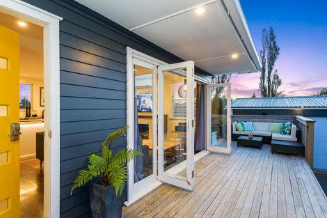 Photo of property in 10 Cobham Crescent, Kelston, Auckland, 0602