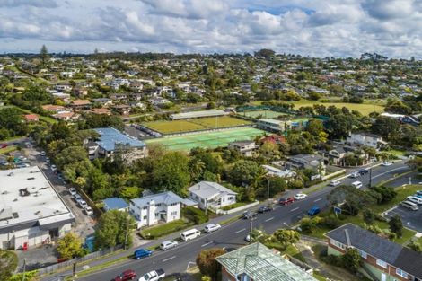Photo of property in 8 Hastings Road, Mairangi Bay, Auckland, 0630