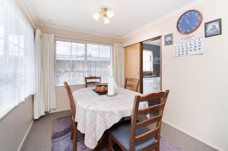 Photo of property in 8 Forbes Place, Kelvin Grove, Palmerston North, 4414