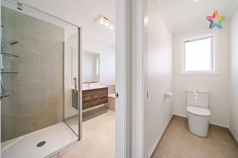 Photo of property in 298a Stokes Valley Road, Stokes Valley, Lower Hutt, 5019