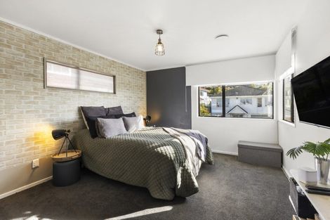 Photo of property in 7 Meadowcroft Grove, Johnsonville, Wellington, 6037