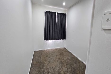 Photo of property in 2 Tuna Place, Manurewa, Auckland, 2102