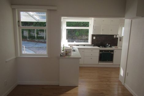 Photo of property in 43a Nevay Road, Miramar, Wellington, 6022