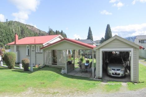 Photo of property in 4 Broadway, Reefton, 7830