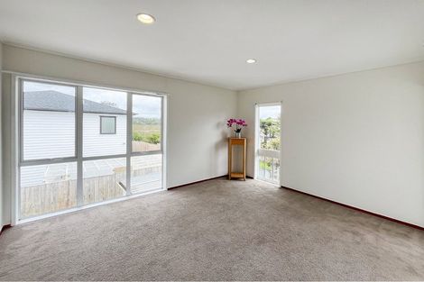 Photo of property in 12 Thomas Avenue, Te Atatu Peninsula, Auckland, 0610