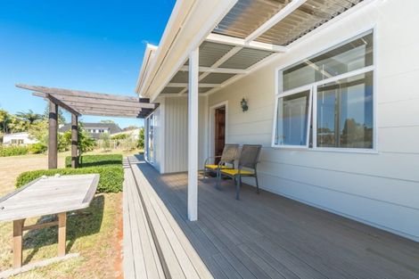 Photo of property in 8a Tirimoana Place, Otamatea, Whanganui, 4501