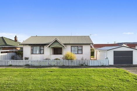 Photo of property in 60 Royal Crescent, Saint Kilda, Dunedin, 9012
