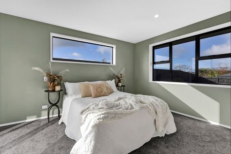 Photo of property in 6 Oliver O'leary Way, Westown, New Plymouth, 4310