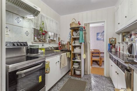 Photo of property in 11 Paragon Avenue, Beach Haven, Auckland, 0626