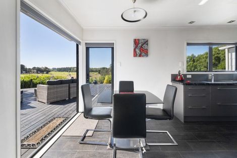 Photo of property in 22 Ward Street, Bulls, 4818