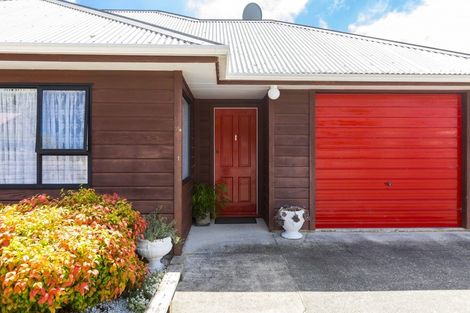 Photo of property in 39b Gemstone Drive, Birchville, Upper Hutt, 5018