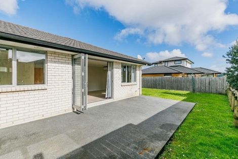 Photo of property in 15 Karika Place, Massey, Auckland, 0614