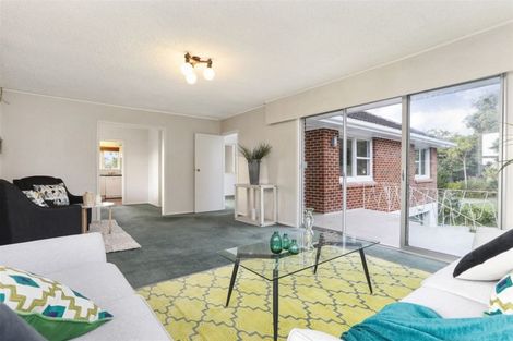 Photo of property in 14 Fowey Avenue, Te Atatu South, Auckland, 0610