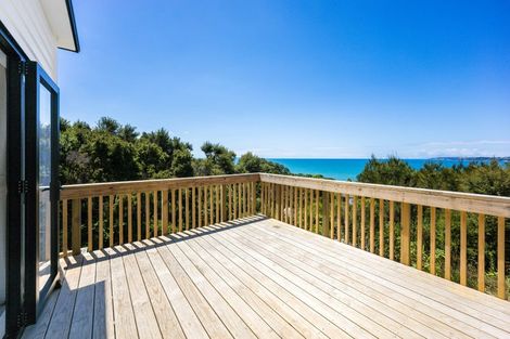 Photo of property in 254a Whangaparaoa Road, Red Beach, 0932