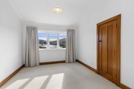 Photo of property in 33 Firth Terrace, Karori, Wellington, 6012