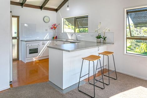 Photo of property in 19 Puriri Road, Te Kouma, Coromandel, 3581