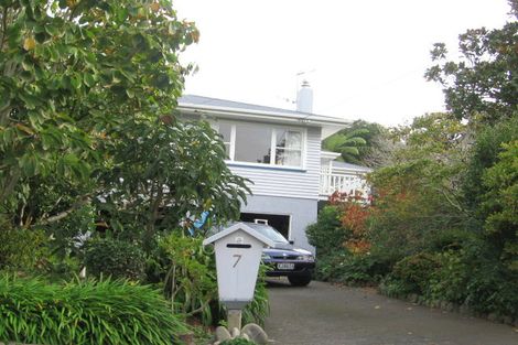 Photo of property in 7 Lane Crescent, Tawa, Wellington, 5028