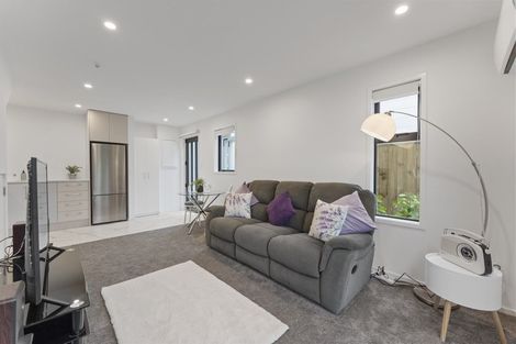 Photo of property in 2/324 Oxford Terrace, Avalon, Lower Hutt, 5011