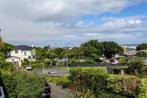 Photo of property in 85a Eliot Street, New Plymouth, 4310