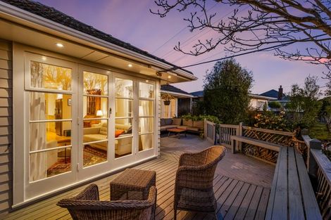 Photo of property in 9 Devon Street, Te Atatu South, Auckland, 0610