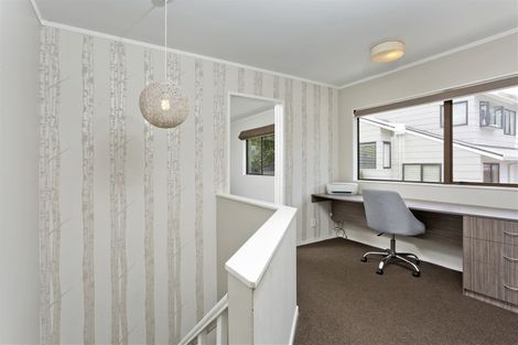 Photo of property in 3/82 Parr Terrace, Castor Bay, Auckland, 0620