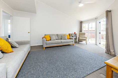 Photo of property in 35 Gossamer Drive, Pakuranga Heights, Auckland, 2010