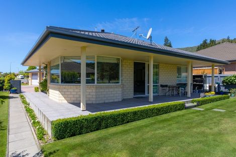 Photo of property in 32 Admiralty Place, Waikawa, Picton, 7220