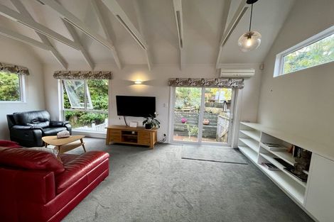 Photo of property in 35b Amapur Drive, Khandallah, Wellington, 6035