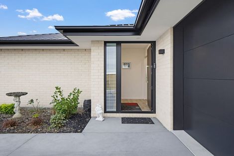 Photo of property in 61 Hilton Drive, Amberley, 7410