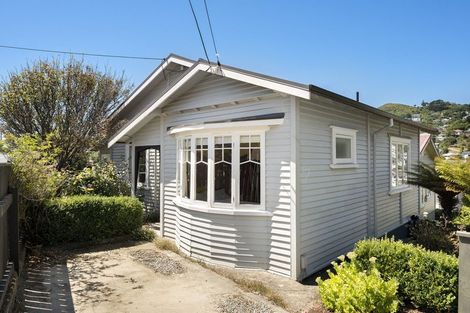 Photo of property in 57 Eden Street, Island Bay, Wellington, 6023