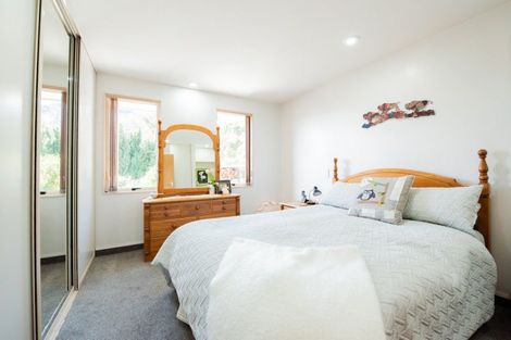 Photo of property in 75 Kent Street, Picton, 7220