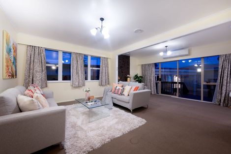 Photo of property in 90 Edgewater Drive, Pakuranga, Auckland, 2010