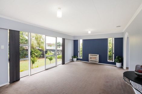 Photo of property in 33 Rhodes Drive, Kelvin Grove, Palmerston North, 4414