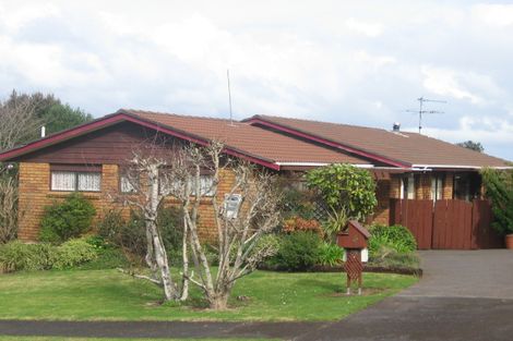 Photo of property in 5 Redmount Place, Red Hill, Papakura, 2110