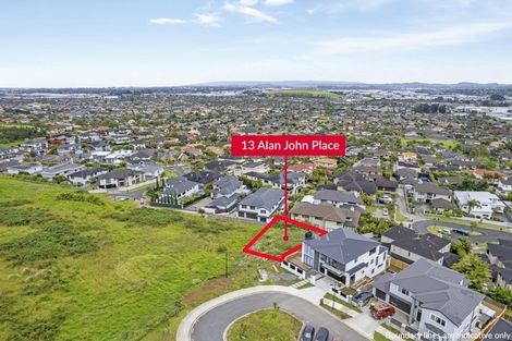 Photo of property in 13 Alan John Place, East Tamaki Heights, Auckland, 2016