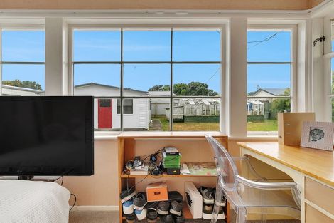 Photo of property in 37 Main Road, Titahi Bay, Porirua, 5022