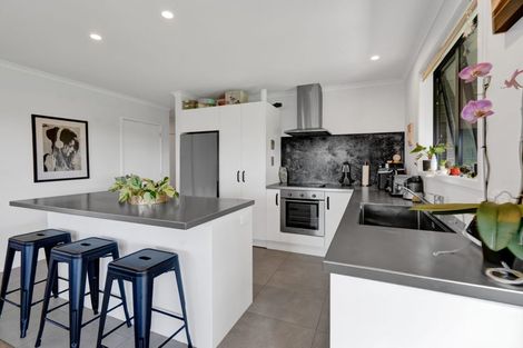 Photo of property in 15 Customhouse Street, Bell Block, New Plymouth, 4312