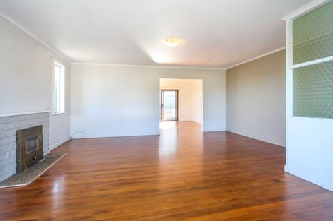 Photo of property in 29 Sylvan Crescent, Te Atatu South, Auckland, 0610