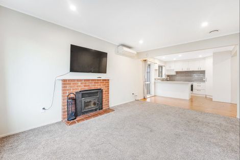 Photo of property in 56 Botany Road, Botany Downs, Auckland, 2010