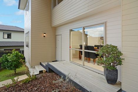 Photo of property in 1/122 Manuka Road, Bayview, Auckland, 0629