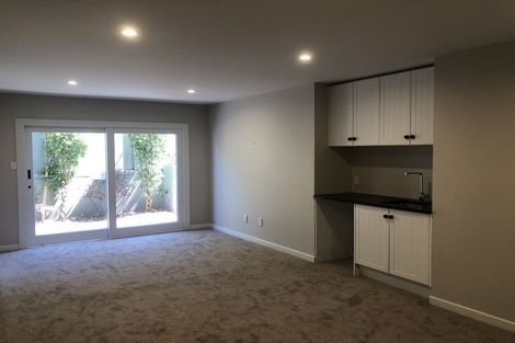 Photo of property in 128 Wheturangi Road, Greenlane, Auckland, 1051