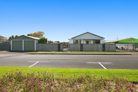 Photo of property in 30 Memorial Place, Waitara, 4320