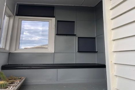 Photo of property in 51 Onewa Road, Northcote, Auckland, 0627