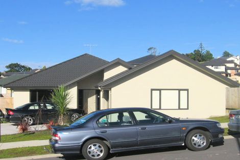 Photo of property in 10 Pittville Place, Henderson, Auckland, 0612