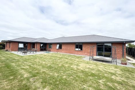 Photo of property in 34 Davaar Crescent, Broomfield, Christchurch, 8042